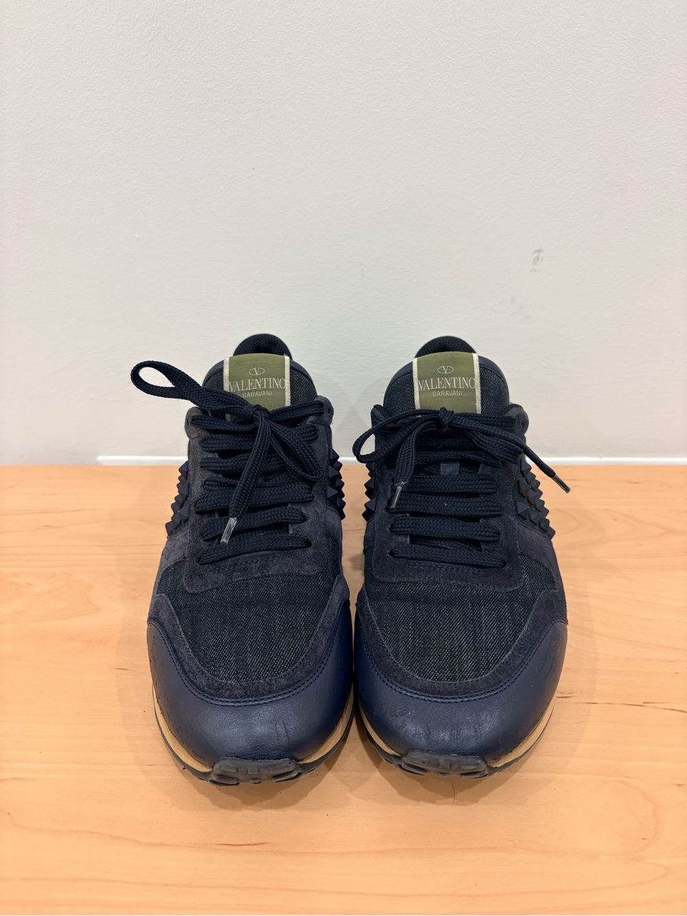 Valentino Garavani Men’s Navy Low-Top Sneakers size 9 EU40